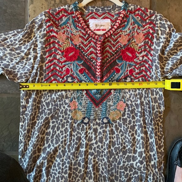 New grey & white leopard print Johnny Was shirt with beautiful embroidery.
